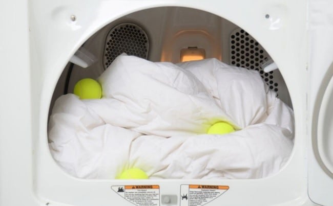 fluffing-comforter-with-tennis-ball