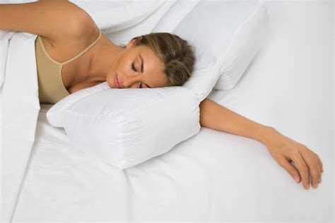 Mastering the Art of Comfort: A Guide to Using Body Pillows for Better Sleep and Relaxation