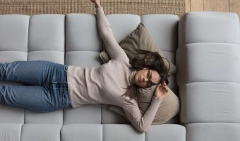 Daytime Sleepiness Negatively Impacts 82% of Americans, Survey Reveals